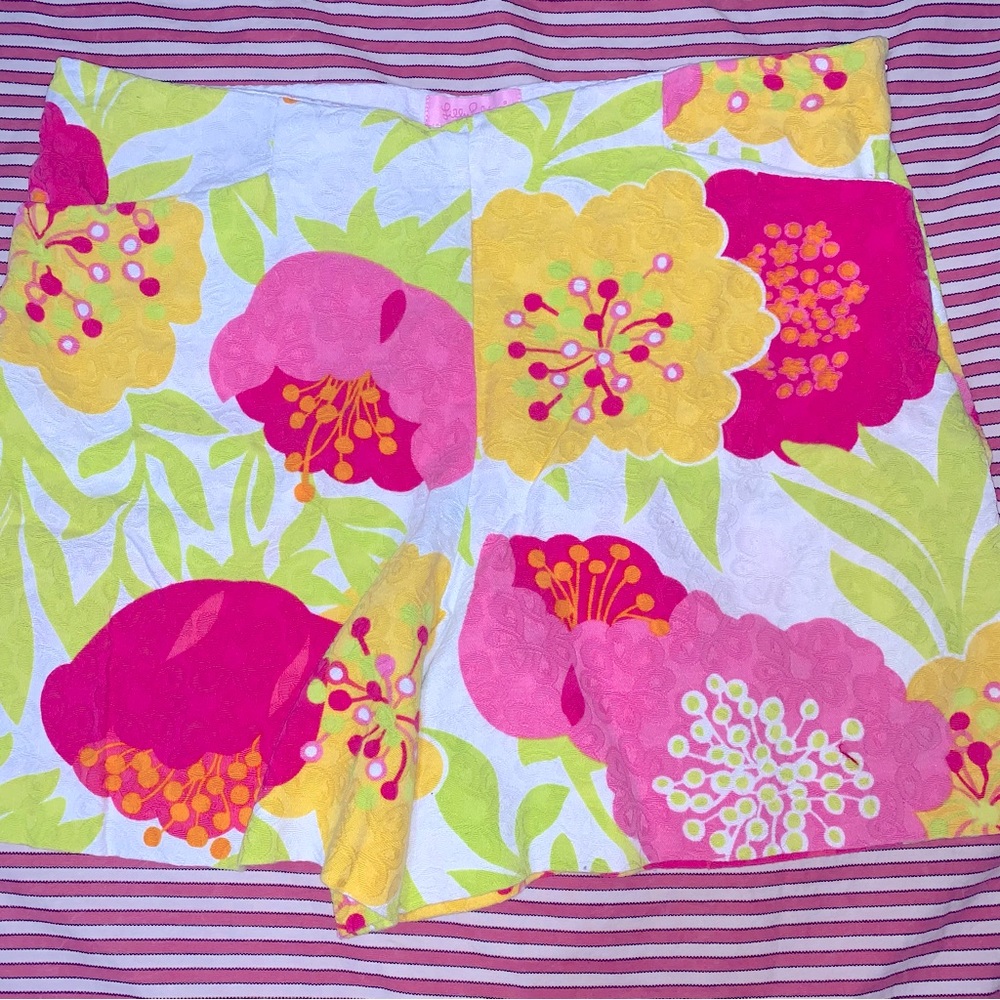 Lilly Pulitzer Women Tailored Floral Jacquard Hibiscus Textured Shorts Size 6